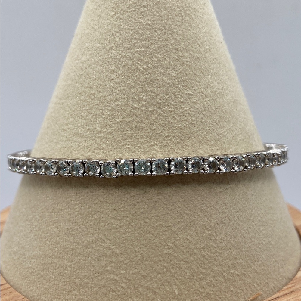 Sterling Silver 925 Simulated Diamond Round Bangle Bracelet Magnetic Clasp
